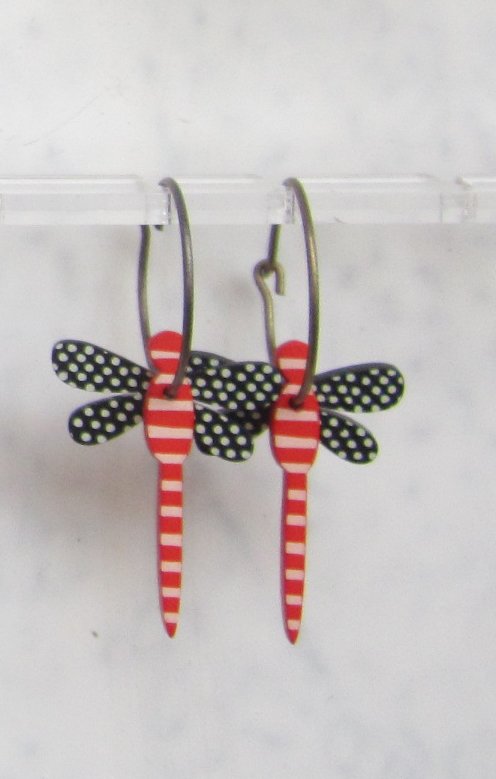 Slända Röd svartvit