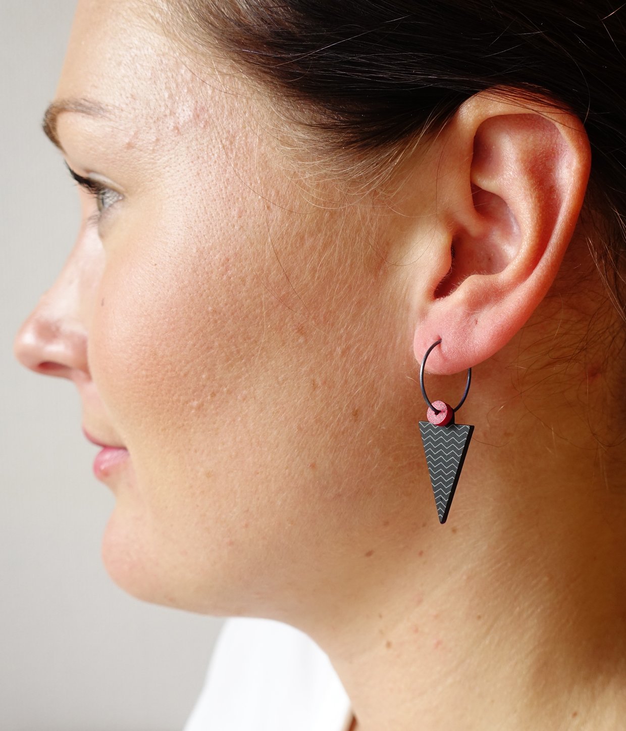 Strut Svartgrå Röd