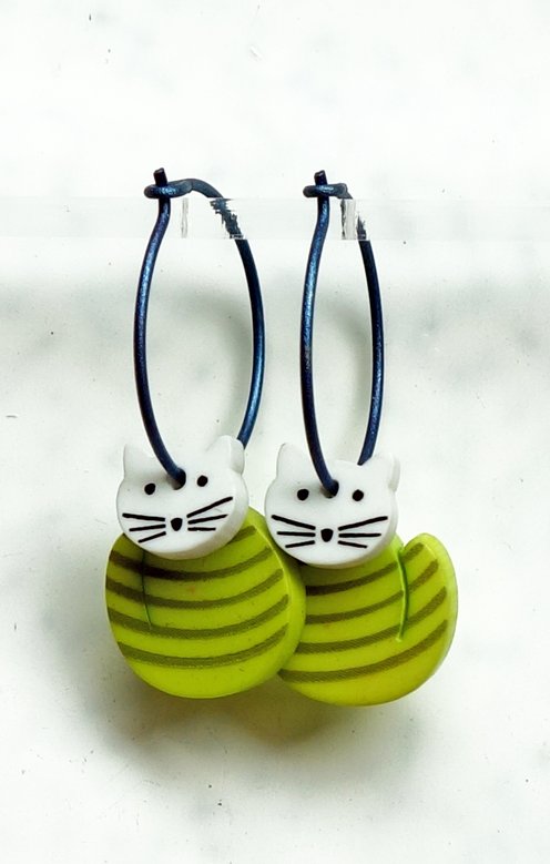 Katt Sittande Lime