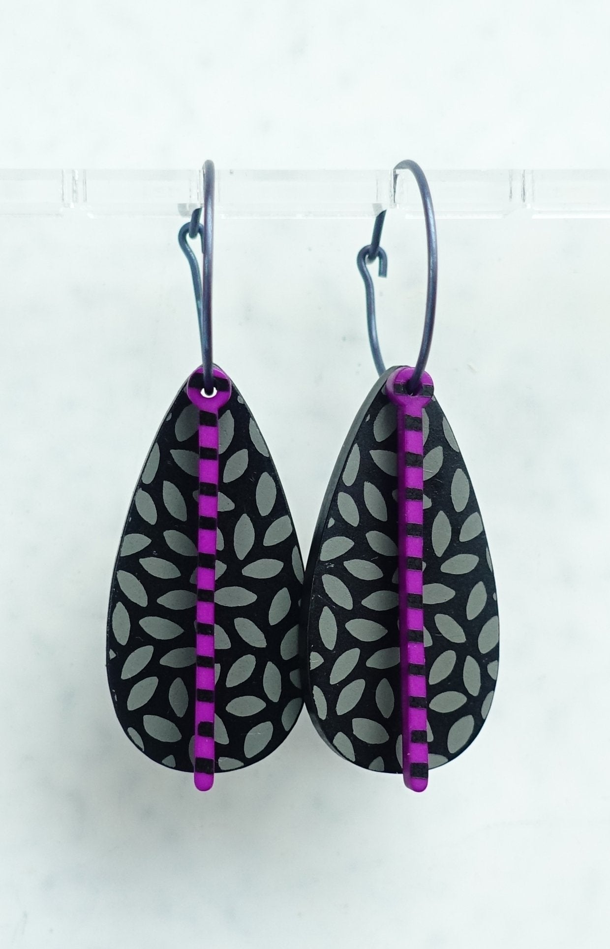 Lövkläpp Svartgrå Rödlila