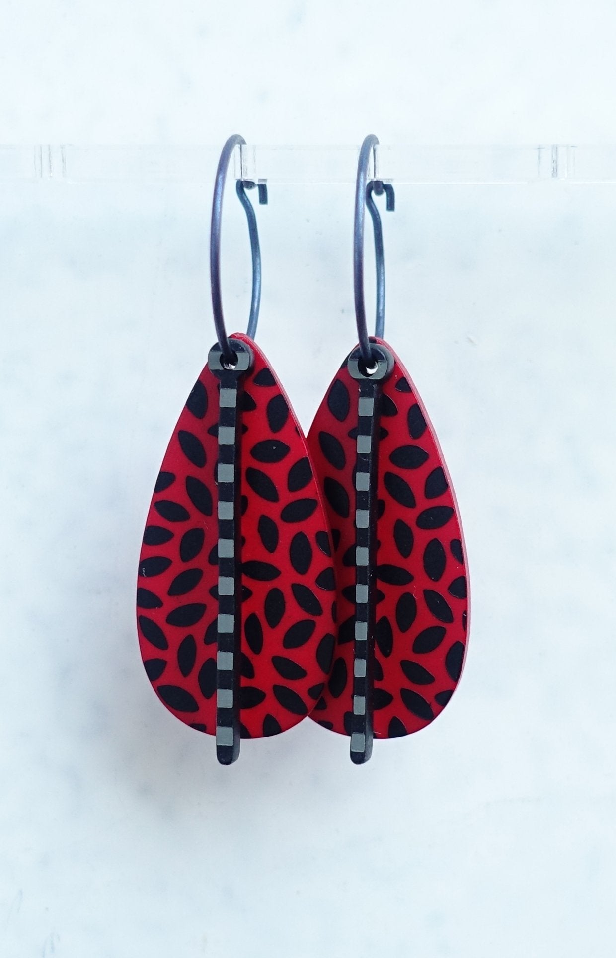 Lövkläpp Röd Svart